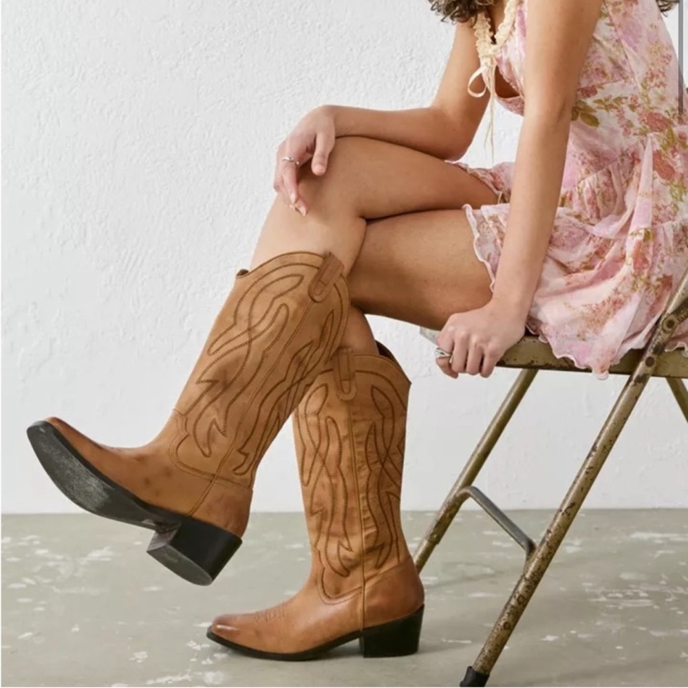 NIB UO Cassidy Western Tan Leather Boot